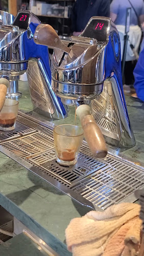 Comentarii opinii despre Phil & Sebastian Coffee Roasters - Simmons Building Cafe