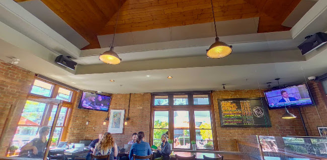 Opinii despre Train Station Pub în Kelowna - Hospitality and gastronomy