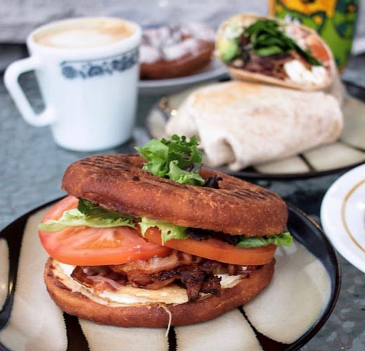 Opinii despre Rhino Coffee House Langford în Victoria - Hospitality and gastronomy