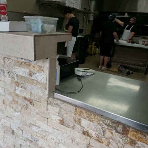 Sarducci's Pizzeria West