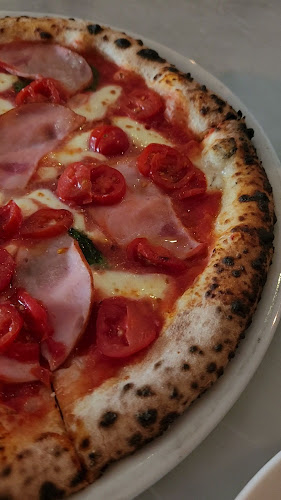 Opinii despre Antico Pizza Napoletana în Kelowna - Hospitality and gastronomy