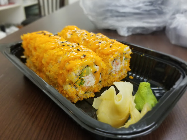 Roll & Chicken - Hospitality and gastronomy