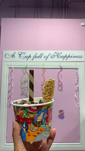 Rollz ice cream (North Park Drive, Brampton) - Hospitality and gastronomy