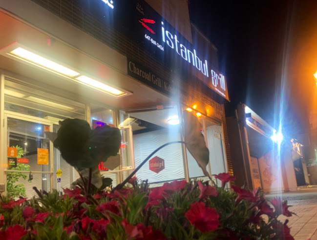 10165 Yonge St #3, Richmond Hill, ON L4C 1T5