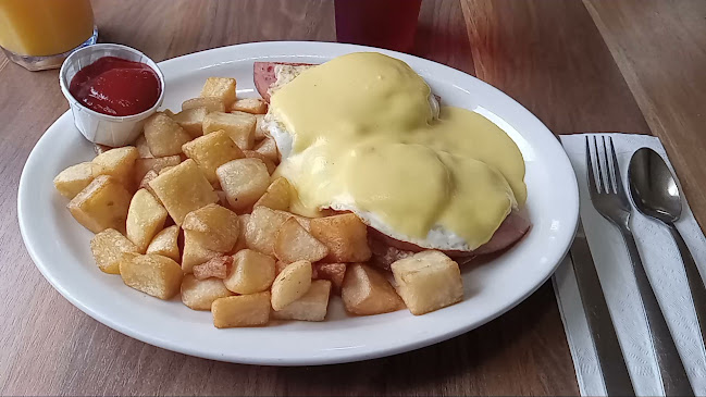 Tincap Restaurant & Plaza - Brockville