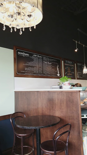 Opinii despre French Press Coffee and Tea Co. în Regina - Hospitality and gastronomy