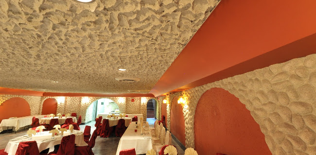 Thanasi's Olympus Greek Restaurant - Windsor