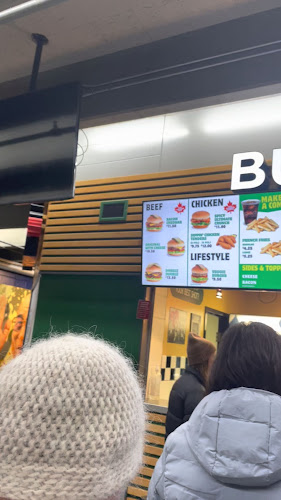 Opinii despre Triple O's Pacific Coliseum în Vancouver - Hospitality and gastronomy