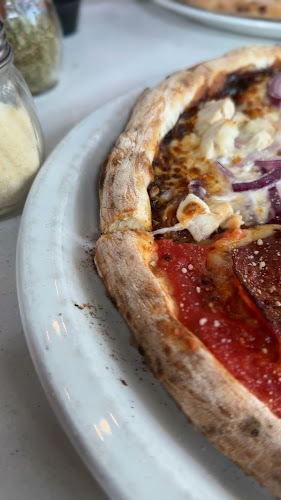 Opinii despre Firecrust Neapolitan Pizzeria în Vancouver - Hospitality and gastronomy