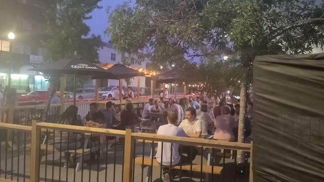 Jamesons Pub - 17th Ave - Hospitality and gastronomy