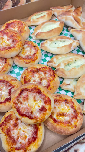 Opinii despre Pizza Plus în Kitchener - Hospitality and gastronomy