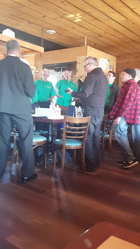 Opinii despre The Boathouse Seafood Restaurant And Waterfront Patio în Belleville - Hospitality and gastronomy