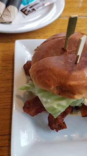 Opinii despre Troll's Restaurant în West Vancouver - Hospitality and gastronomy