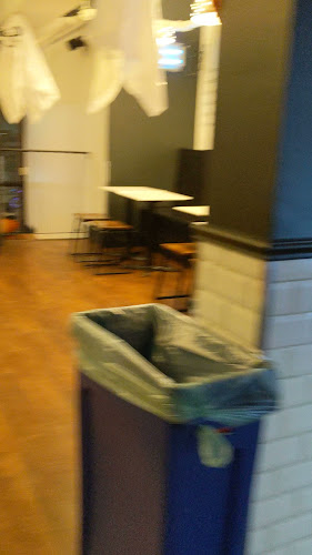 212 Adelaide St W, Toronto, ON M5H 1W7