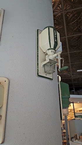 789 Yonge St, Toronto, ON M4W 2G8