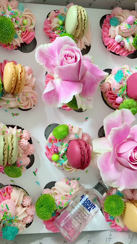 Vanilla & HoneyBee Custom Cakes Appointment Only*