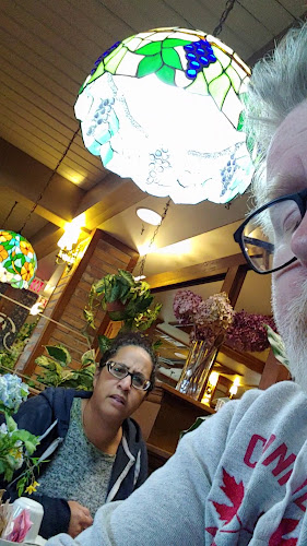 Opinii despre Demetre's Family Eatery în Stratford - Hospitality and gastronomy