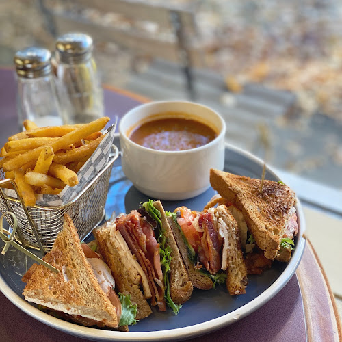 425 Quebec St, Victoria, BC V8V 1W7