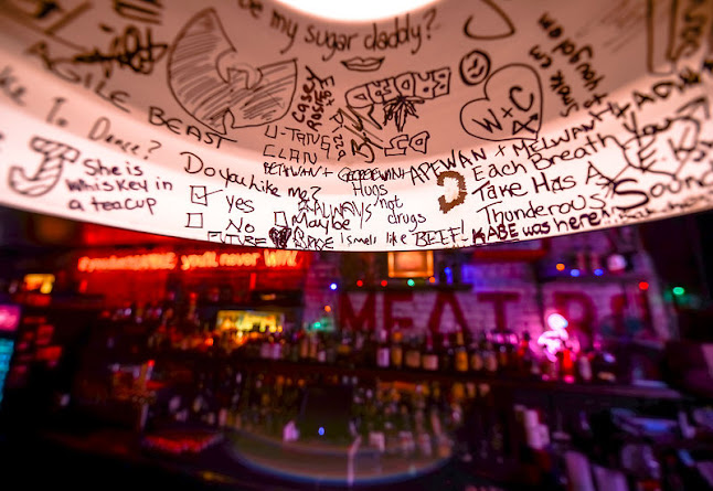 8232 Gateway Blvd NW, Edmonton, AB T6E 4B2