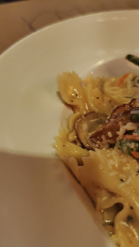 219 Rathburn Rd W, Mississauga, ON L5B 4C1