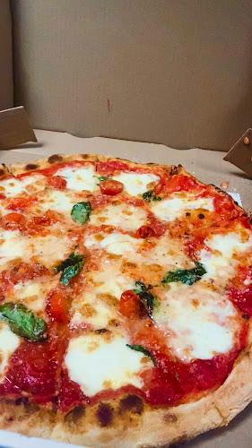 Opinii despre Applestone Pizzeria în Burlington - Hospitality and gastronomy