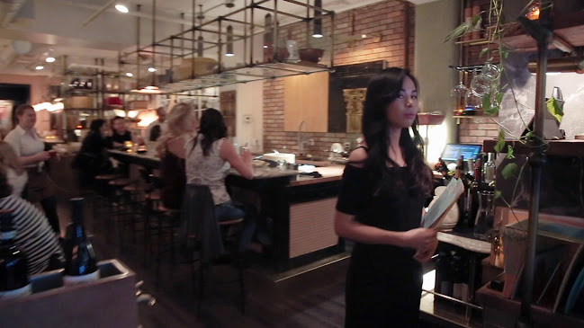 Opinii despre Bread and Circus Trattoria în Calgary - Hospitality and gastronomy