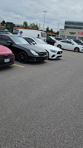 6982 Financial Dr, Mississauga, ON L5N 8J4