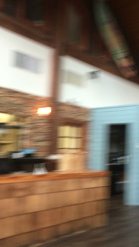 Opinii despre Lakeside Beach Club în Cultus Lake - Hospitality and gastronomy