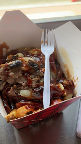 Opinii despre Smoke's Poutinerie St. John's în St. John's - Hospitality and gastronomy