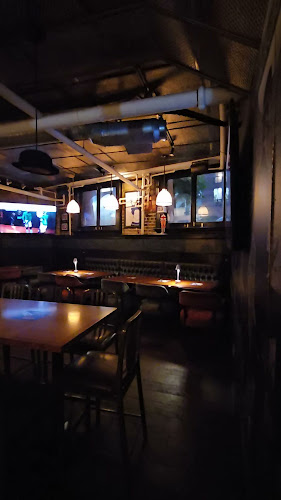 Comentarii opinii despre The Flatiron: A Firkin Pub