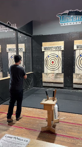 Opinii despre Woodchucks Axe Throwing în Saint John - Hospitality and gastronomy