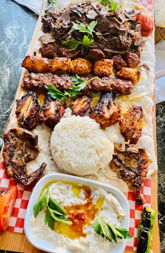 10165 Yonge St #3, Richmond Hill, ON L4C 1T5