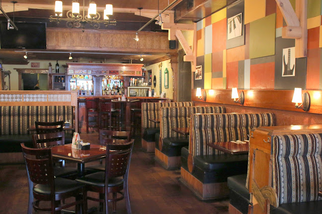 Johnny G's Restaurant & Bar - Winnipeg