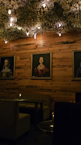 Opinii despre Shelter Cocktail Bar în Calgary - Hospitality and gastronomy