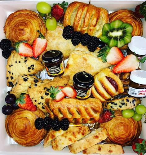 4388 Queen St, Niagara Falls, ON L2E 2L2