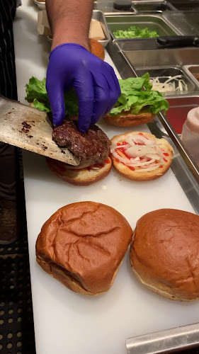 Opinii despre Chit Chat Burger Bar în Vancouver - Hospitality and gastronomy