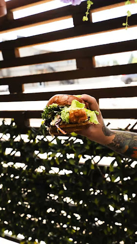 Opinii despre Hideaway Public House în Salmon Arm - Hospitality and gastronomy