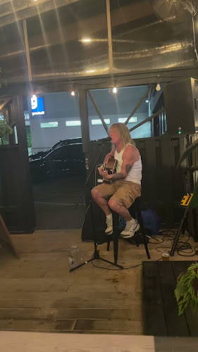 Roxbury Pub & Grill - Hospitality and gastronomy