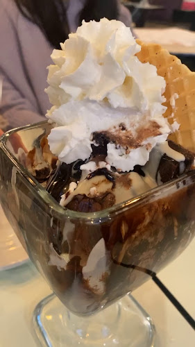 Opinii despre Demetres Richmond Hill în Richmond Hill - Hospitality and gastronomy