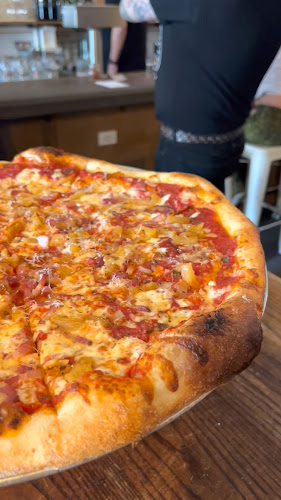 Opinii despre AJ's Brooklyn Pizza Joint în Vancouver - Hospitality and gastronomy