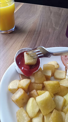 Tincap Restaurant & Plaza - Brockville