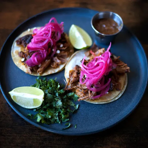 19 Queen St E, Cambridge, ON N3C 2A7