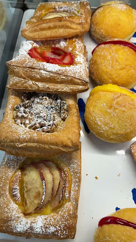 Opinii despre Bom Dia Café & Bakery - Queen în Toronto - Hospitality and gastronomy