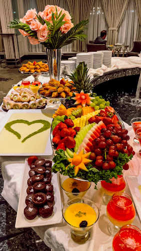 167 Applewood Crescent #3, Vaughan, ON L4K 4K7