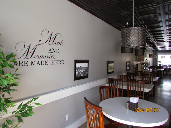 THE RIVERBRAKE CAFE BISTRO - Trenton