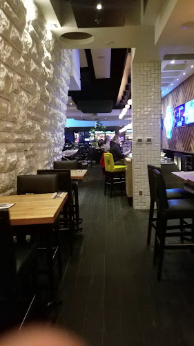 Opinii despre Moxies Davie Restaurant în Vancouver - Hospitality and gastronomy