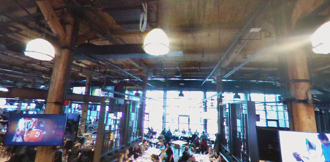 255 Bremner Blvd, Toronto, ON M5V 3L9