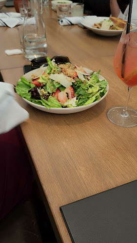 Moxies Toronto Downtown Restaurant