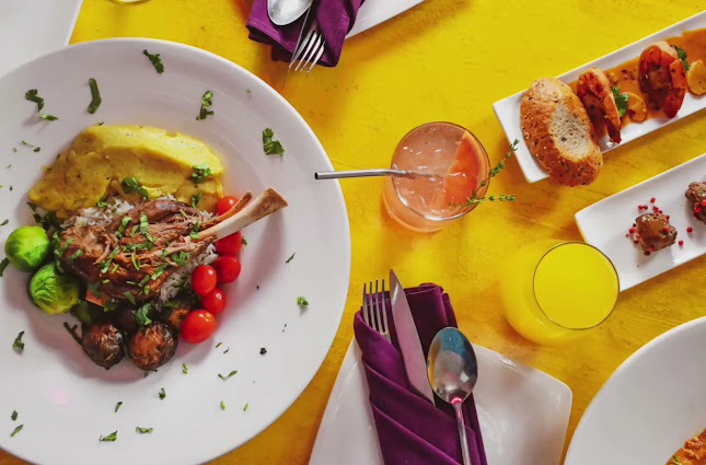 132 Powell St, Vancouver, BC V6A 1G1