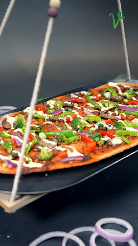 Opinii despre Veggie Planet Vaughan - Vegetarian Indian Pizza, Burger and Street food Restaurant în Woodbridge - Hospitality and gastronomy